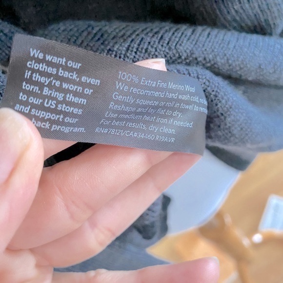 Eileen Fisher Gray Merino Wool Box Top Sweater Women’s Size XS - Picture 10 of 11